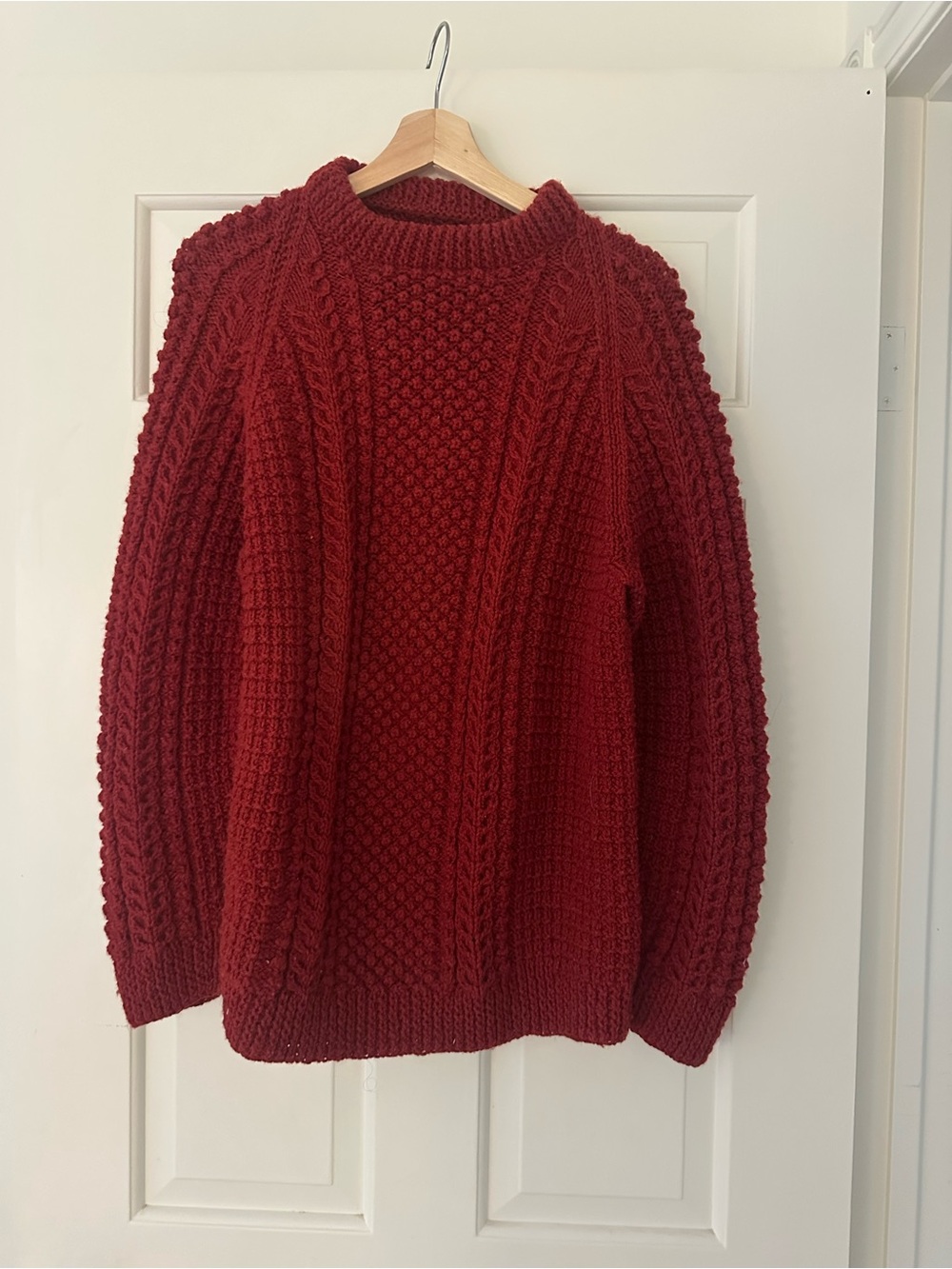 Chunky Cable Knit Sweater, handmade - Red/burgundy. 100% sheep wool